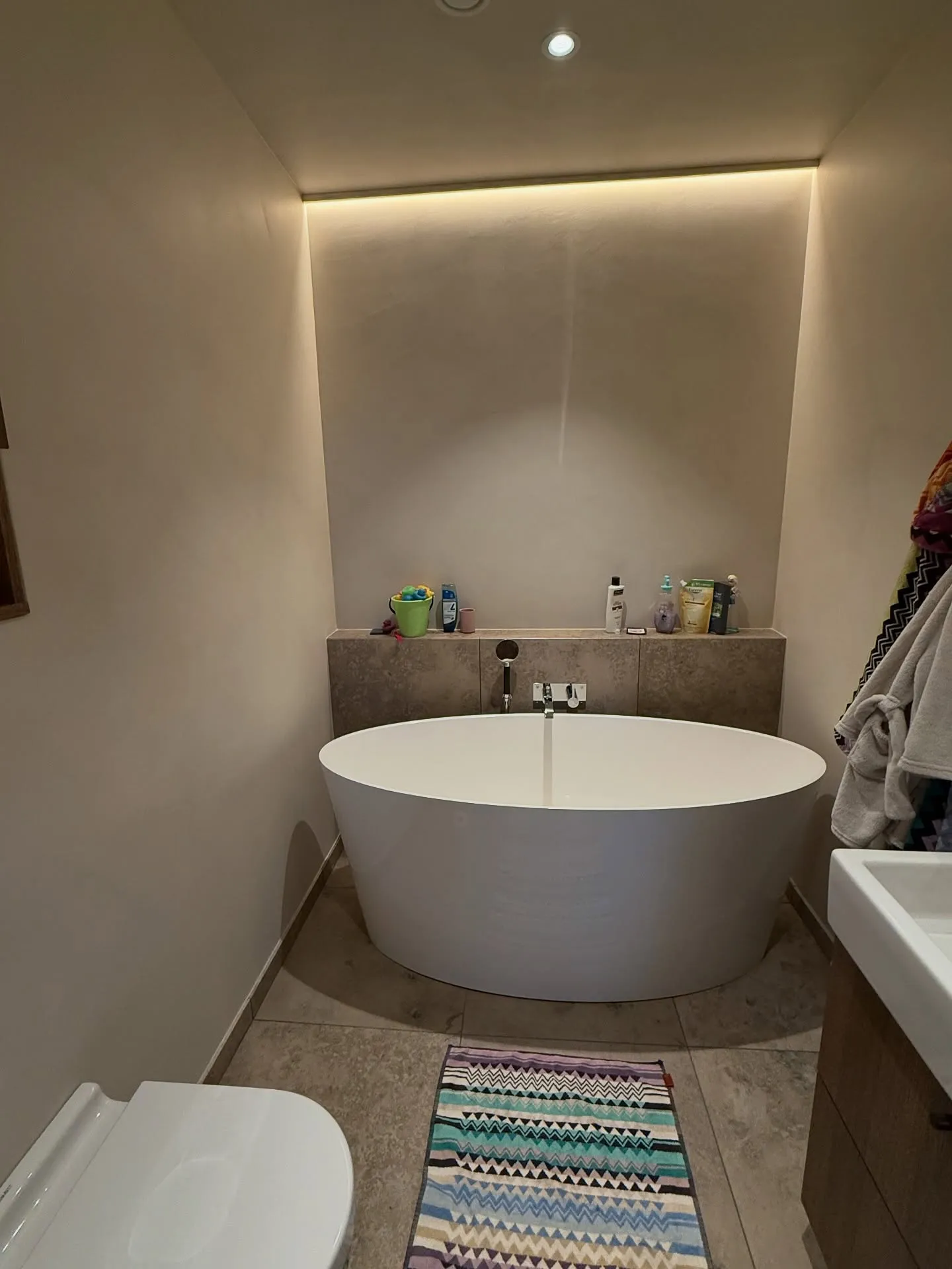 Renoverat badrum med fristående badkar