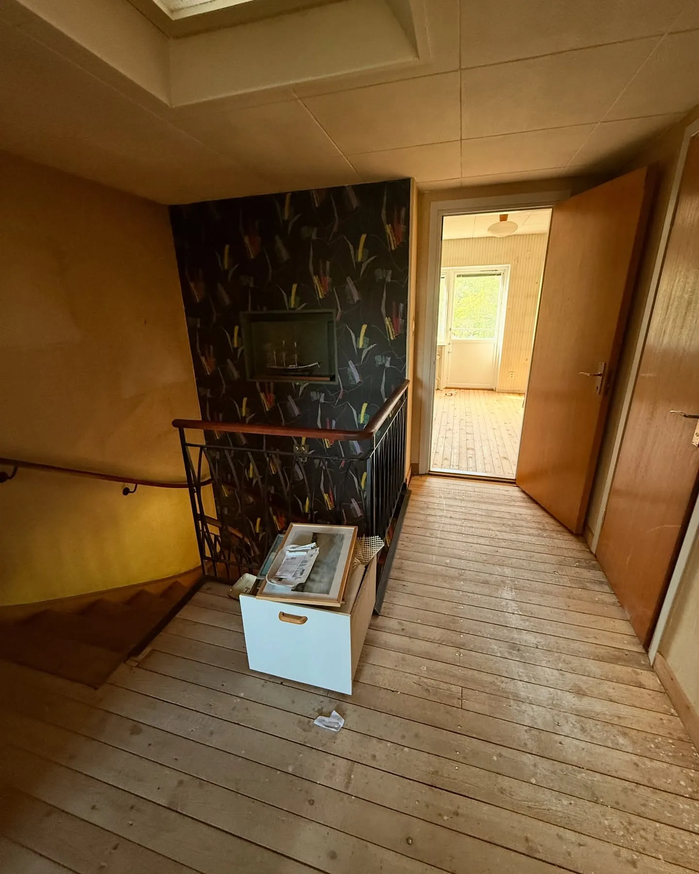 Trapphall med nytt golv